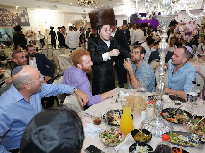 גלריה: רבנים, שרים וחברי כנסת בשמחת נישואי איש התקשורת