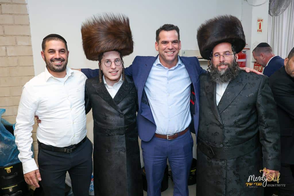 גלריה: רבנים, שרים וחברי כנסת בשמחת נישואי איש התקשורת