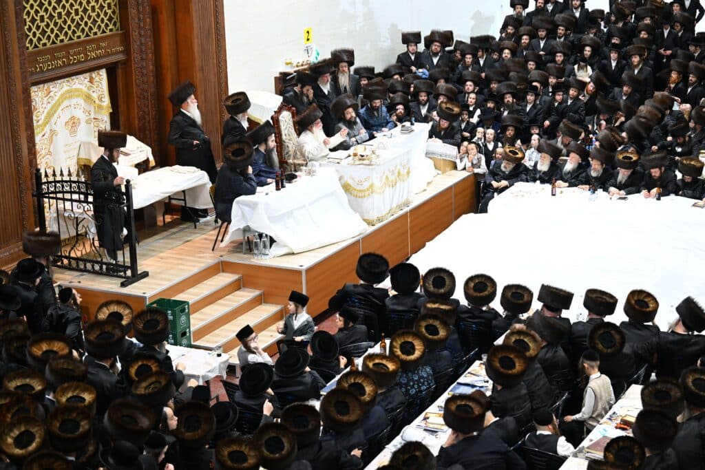 עם בעל מקריא חדש: בצאנז סיימו את מוסף סמוך לשקיעה