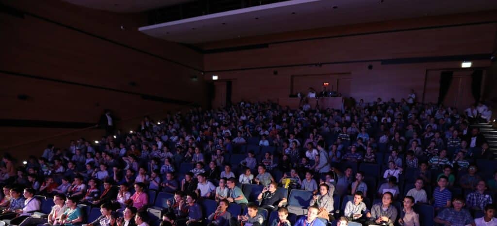מאות תלמידים סיימו את תכנית לימוד 'מקדש מלך'