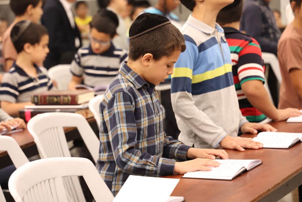 גלריה: ילדי הת"תים אמרו סליחות במעמד הראשון לציון