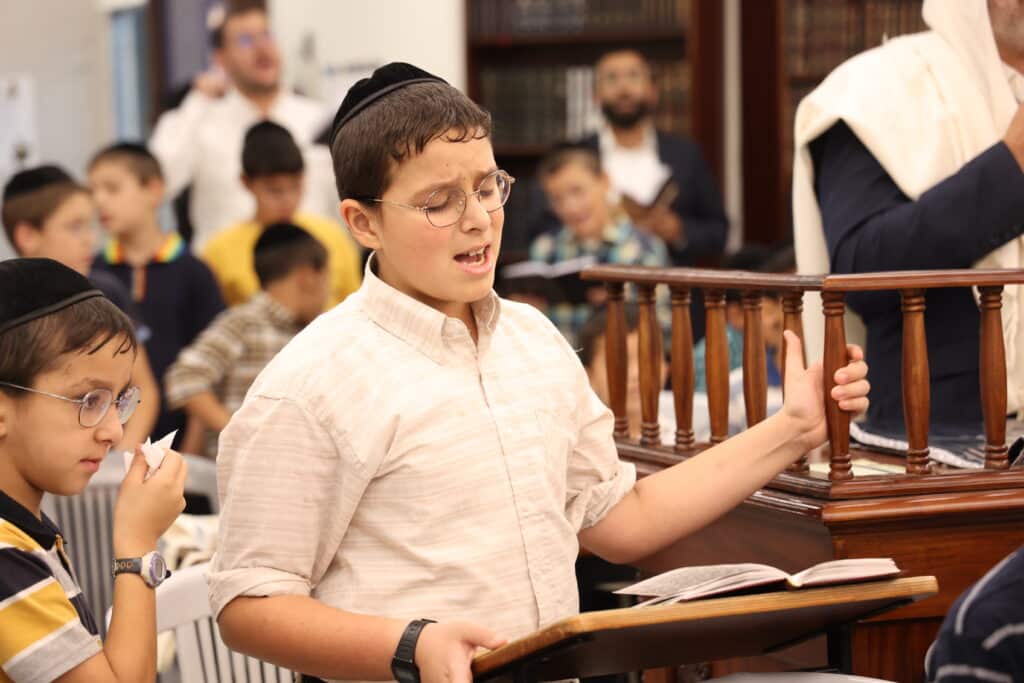 גלריה: ילדי הת"תים אמרו סליחות במעמד הראשון לציון