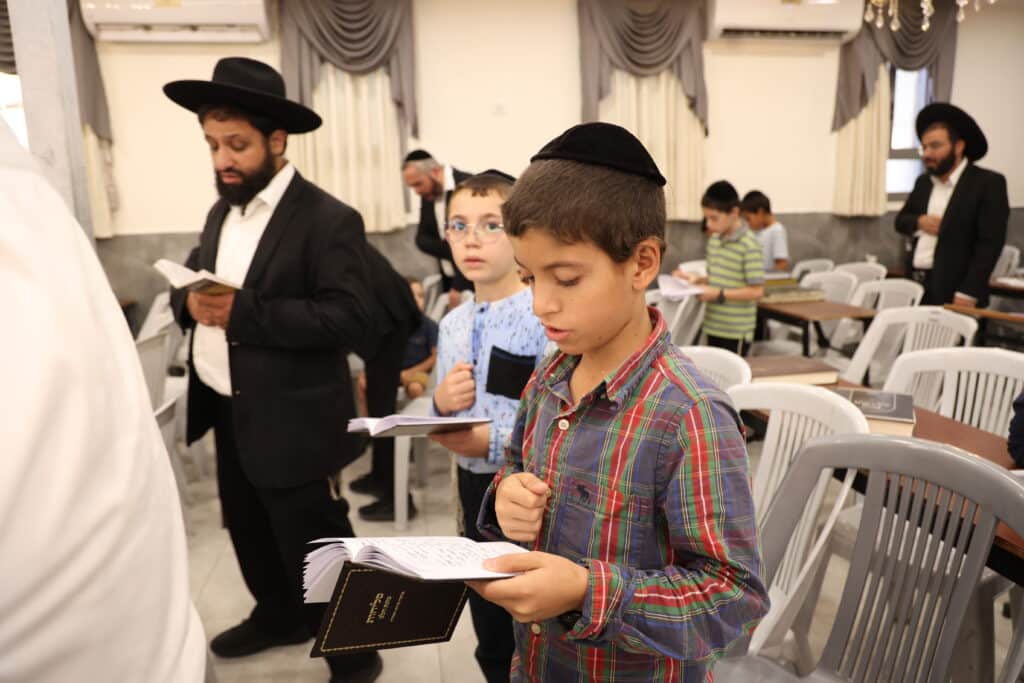 גלריה: ילדי הת"תים אמרו סליחות במעמד הראשון לציון