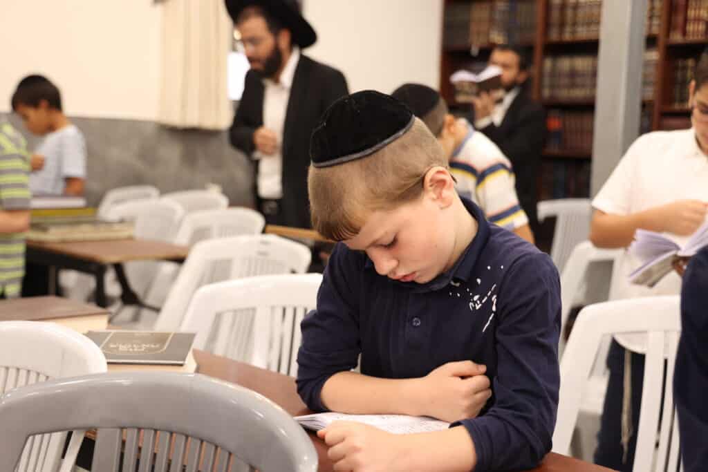 גלריה: ילדי הת"תים אמרו סליחות במעמד הראשון לציון