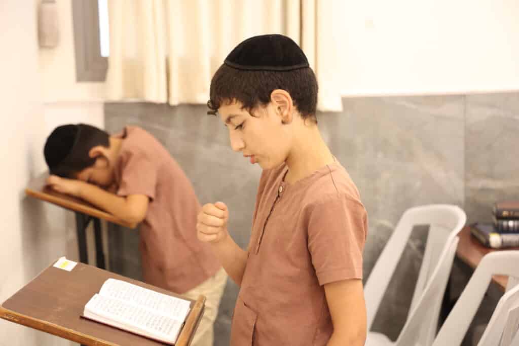 גלריה: ילדי הת"תים אמרו סליחות במעמד הראשון לציון