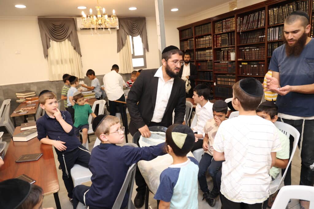 גלריה: ילדי הת"תים אמרו סליחות במעמד הראשון לציון