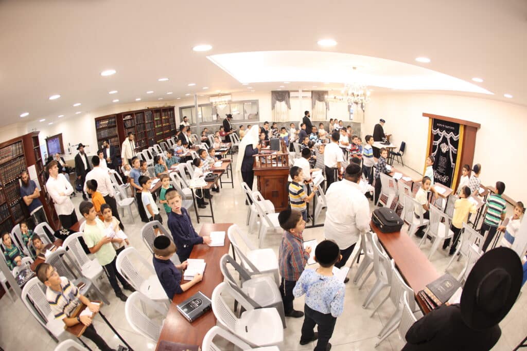 גלריה: ילדי הת"תים אמרו סליחות במעמד הראשון לציון