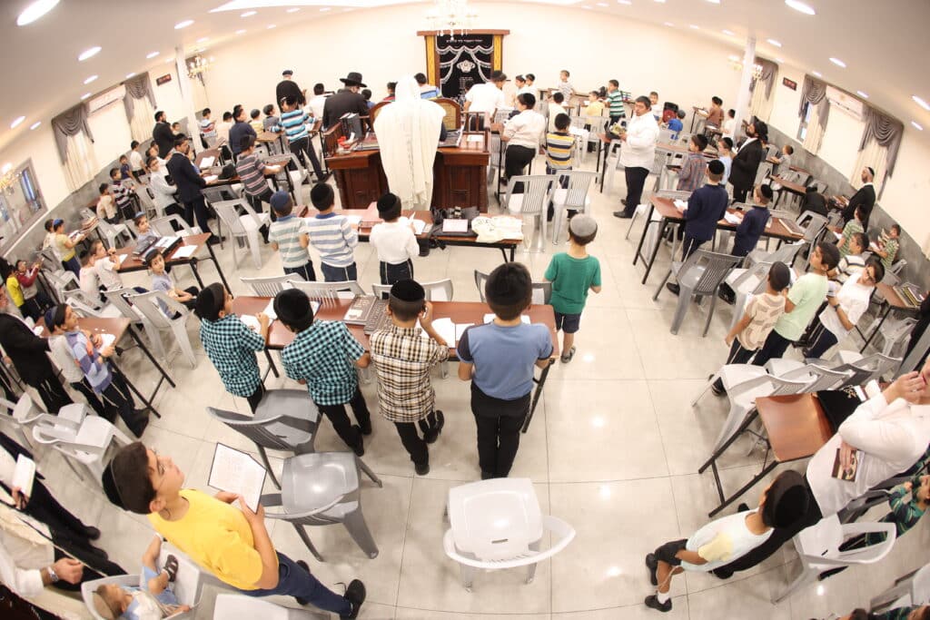 גלריה: ילדי הת"תים אמרו סליחות במעמד הראשון לציון