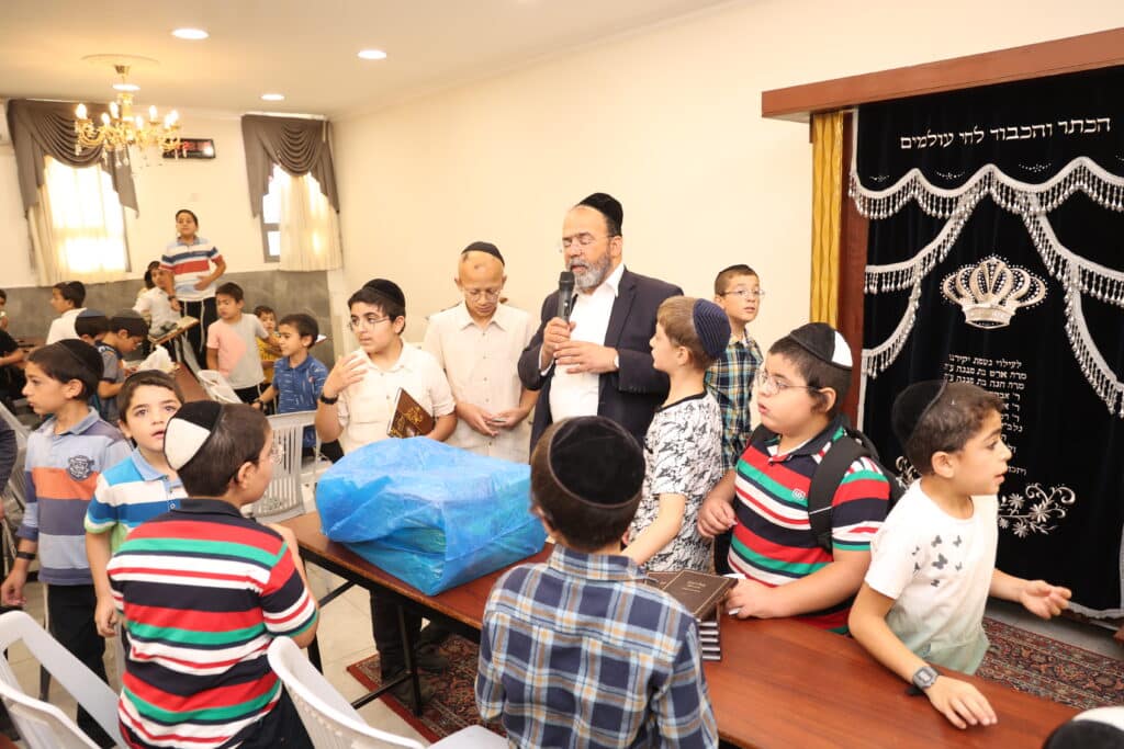 גלריה: ילדי הת"תים אמרו סליחות במעמד הראשון לציון