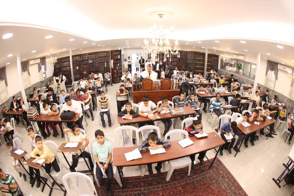 גלריה: ילדי הת"תים אמרו סליחות במעמד הראשון לציון