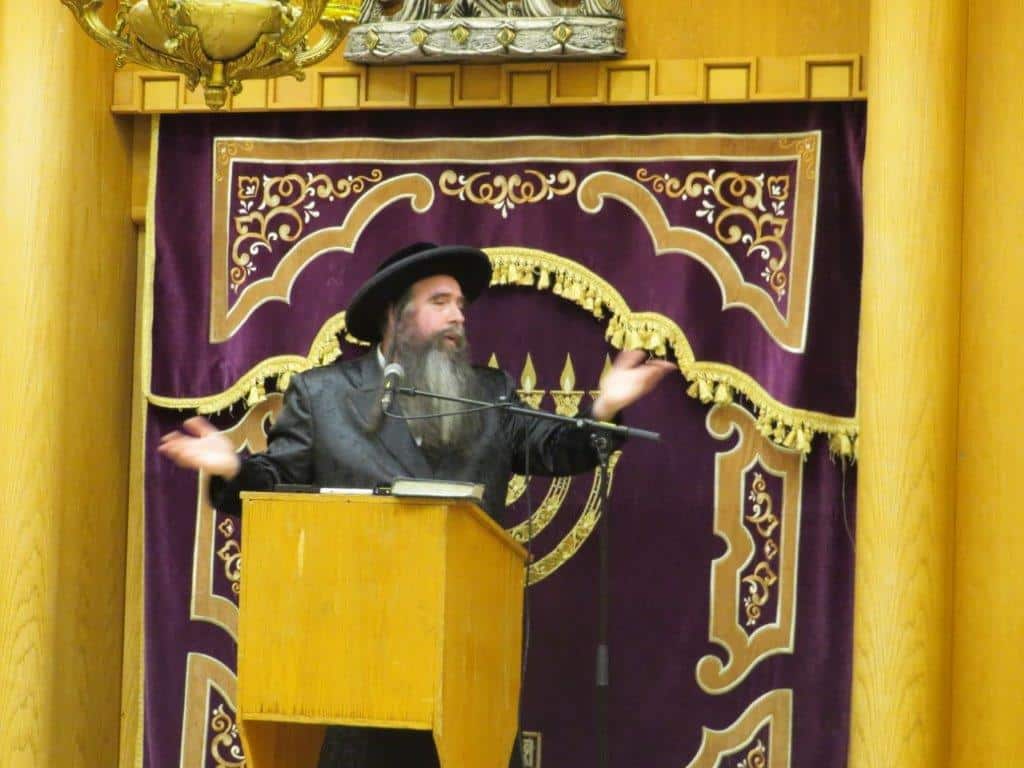 גלריה: אב"ד קריית צאנז מסר שיחת חיזוק בביהמ"ד בעלזא