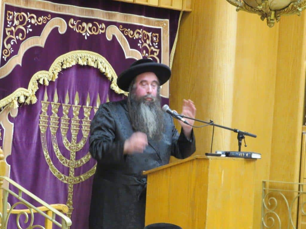 גלריה: אב"ד קריית צאנז מסר שיחת חיזוק בביהמ"ד בעלזא