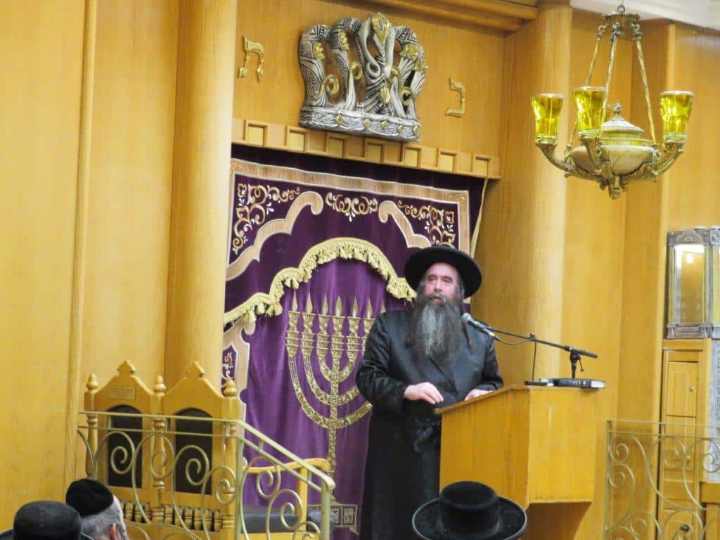 גלריה: אב"ד קריית צאנז מסר שיחת חיזוק בביהמ"ד בעלזא