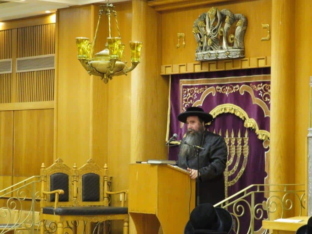 גלריה: אב"ד קריית צאנז מסר שיחת חיזוק בביהמ"ד בעלזא