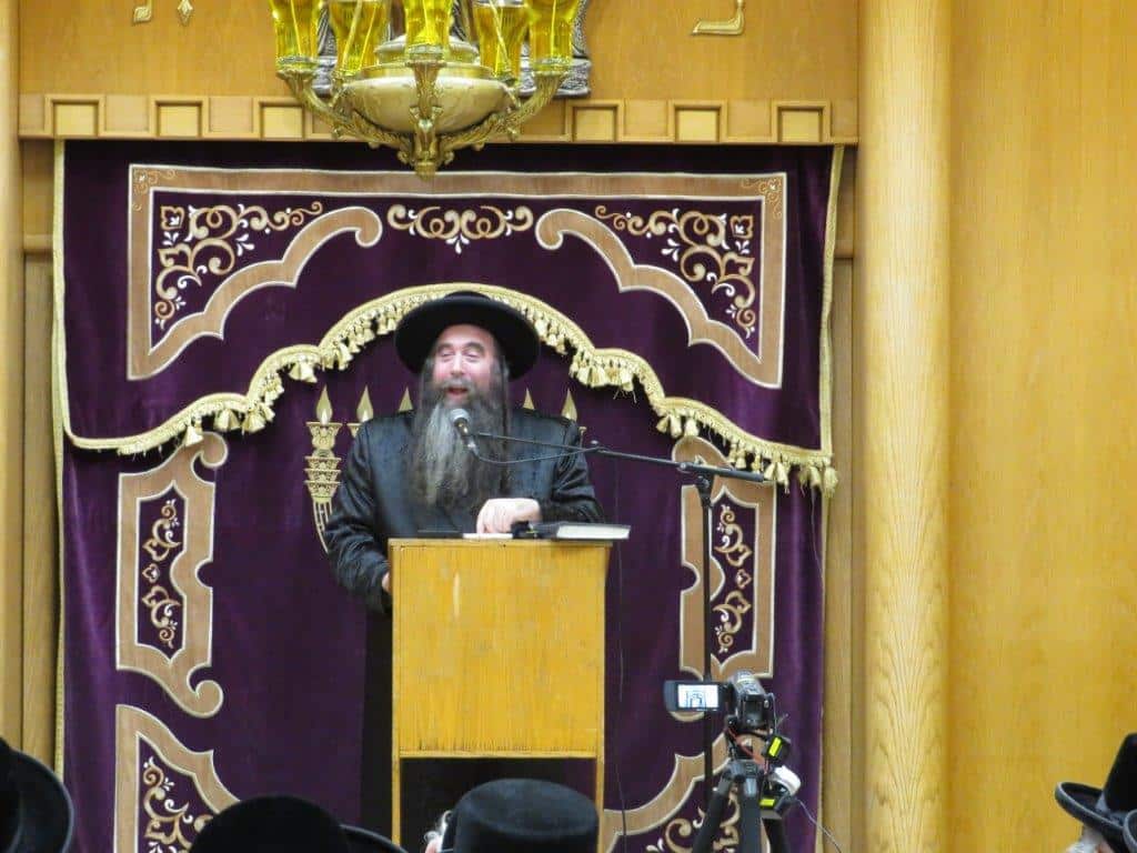 גלריה: אב"ד קריית צאנז מסר שיחת חיזוק בביהמ"ד בעלזא