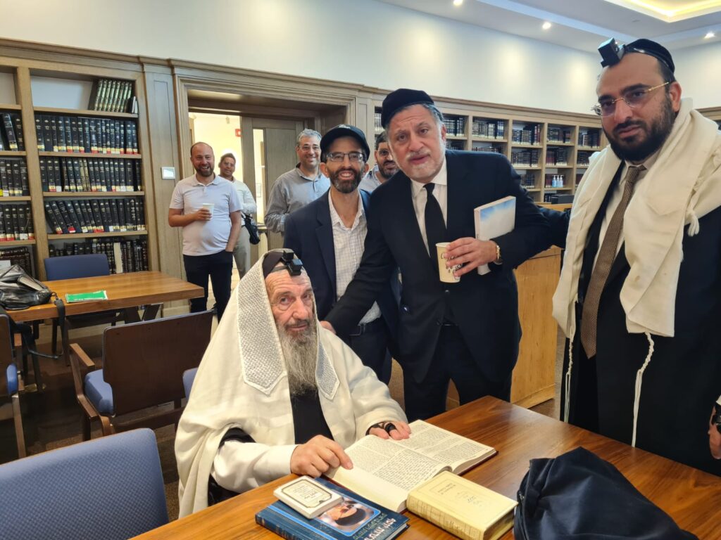 גלריה מסכמת: מסע החיזוק של חכם ניסים בן שמעון בארה"ב