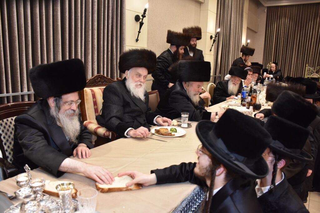 גלריה: אדמו"רים ורבנים בשמחת גאב"ד יביניאל - אשלג