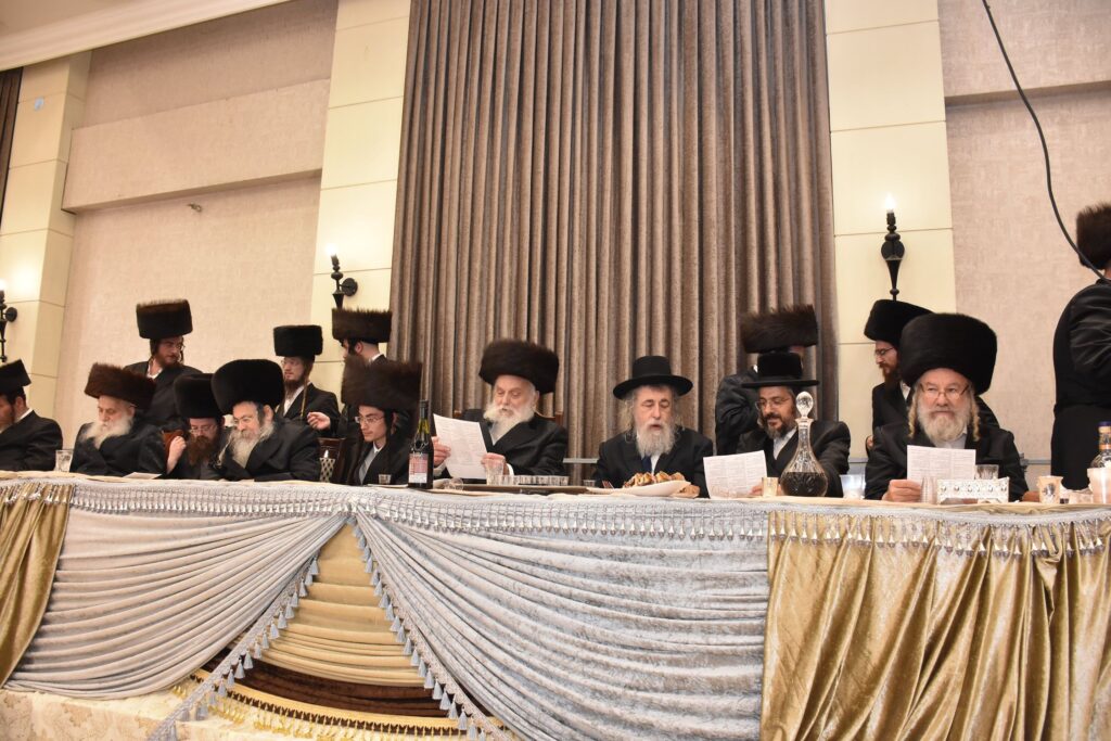 גלריה: אדמו"רים ורבנים בשמחת גאב"ד יביניאל - אשלג