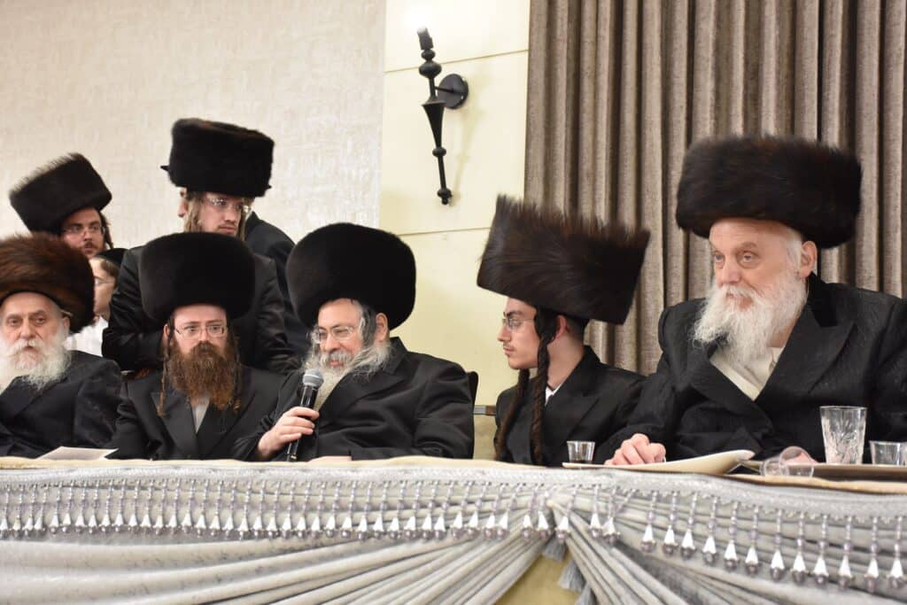 גלריה: אדמו"רים ורבנים בשמחת גאב"ד יביניאל - אשלג