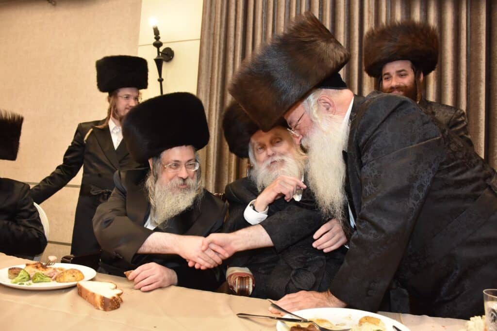 גלריה: אדמו"רים ורבנים בשמחת גאב"ד יביניאל - אשלג