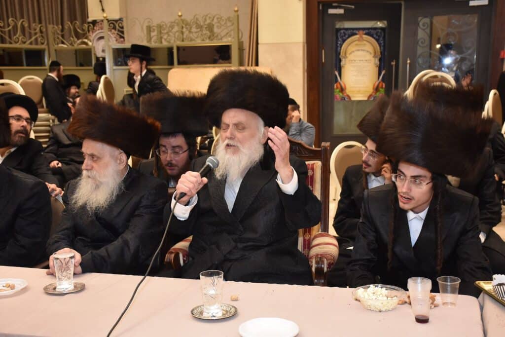 גלריה: אדמו"רים ורבנים בשמחת גאב"ד יביניאל - אשלג