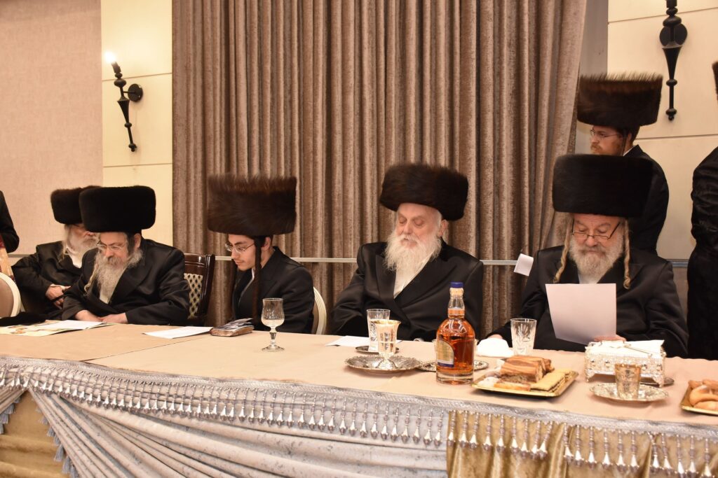 גלריה: אדמו"רים ורבנים בשמחת גאב"ד יביניאל - אשלג