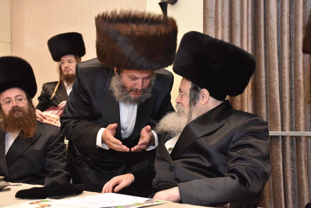 גלריה: אדמו"רים ורבנים בשמחת גאב"ד יביניאל - אשלג