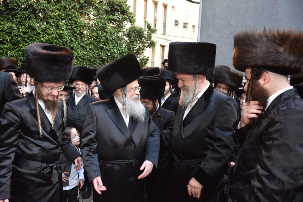 גלריה: אדמו"רים ורבנים בשמחת גאב"ד יביניאל - אשלג