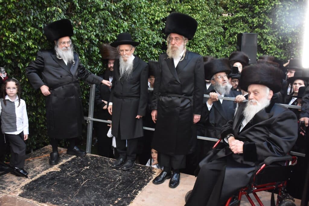 גלריה: אדמו"רים ורבנים בשמחת גאב"ד יביניאל - אשלג