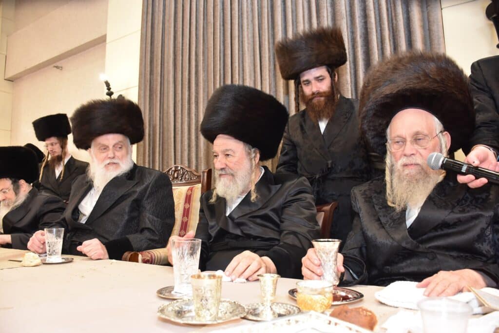 גלריה: אדמו"רים ורבנים בשמחת גאב"ד יביניאל - אשלג