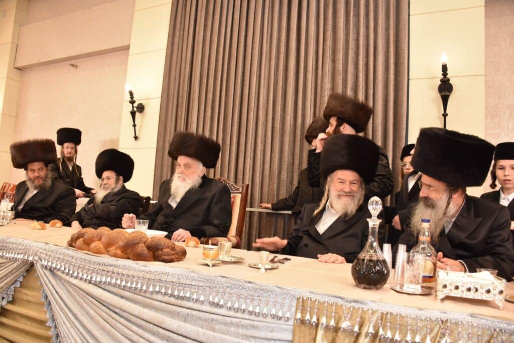 גלריה: אדמו"רים ורבנים בשמחת גאב"ד יביניאל - אשלג