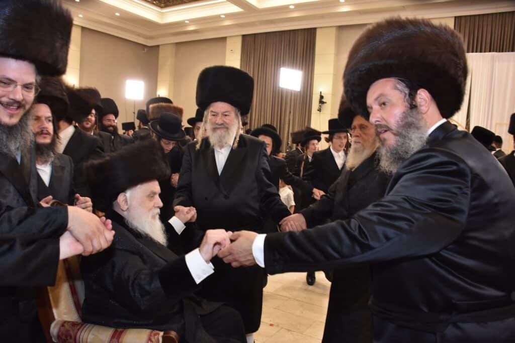 גלריה: אדמו"רים ורבנים בשמחת גאב"ד יביניאל - אשלג