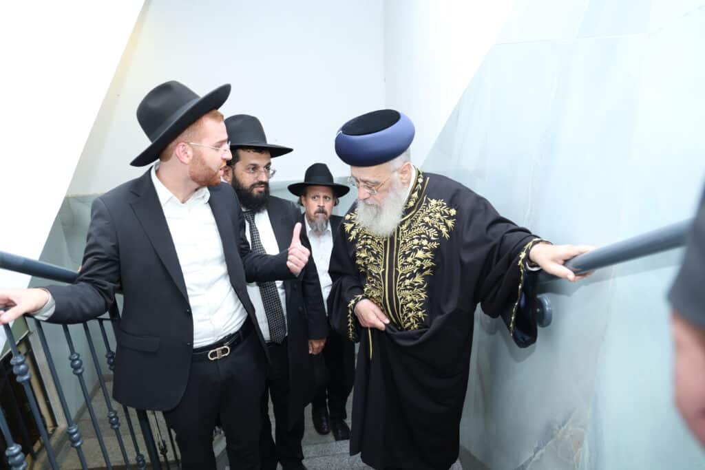 גלריה: הראשל"צ חיזק את תלמידי הישיבה