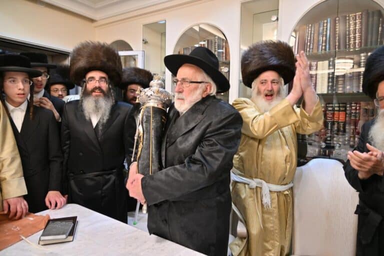 גלריה: מעמד הכנסת ספר תורה לתולדות אהרן