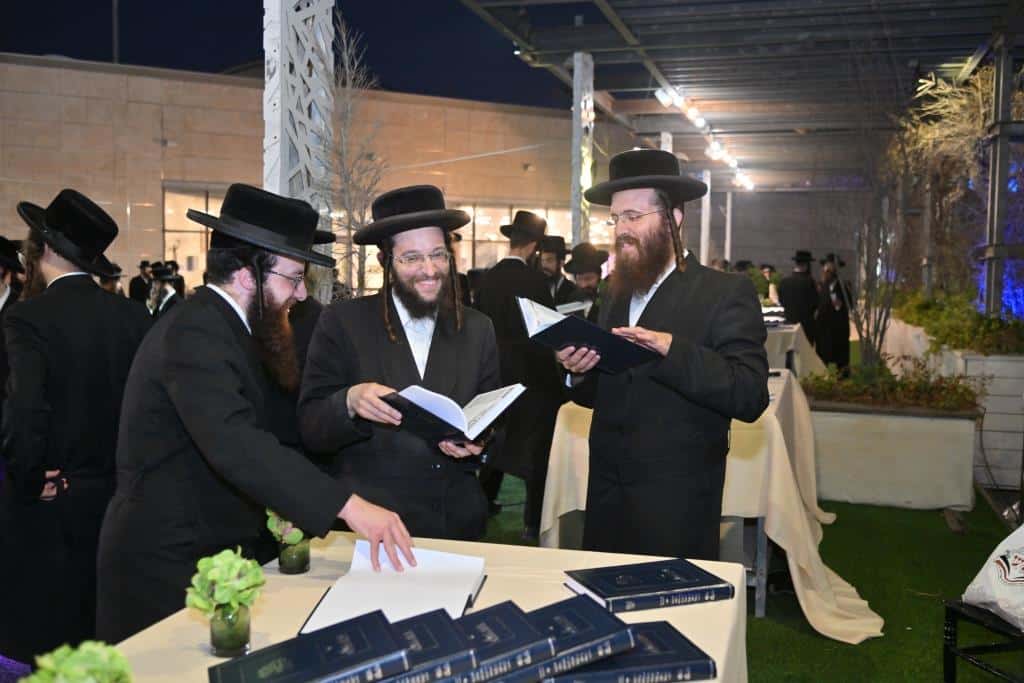 משפיעי ברסלב השתתפו במעמד געטריי פארן רעבי'ן