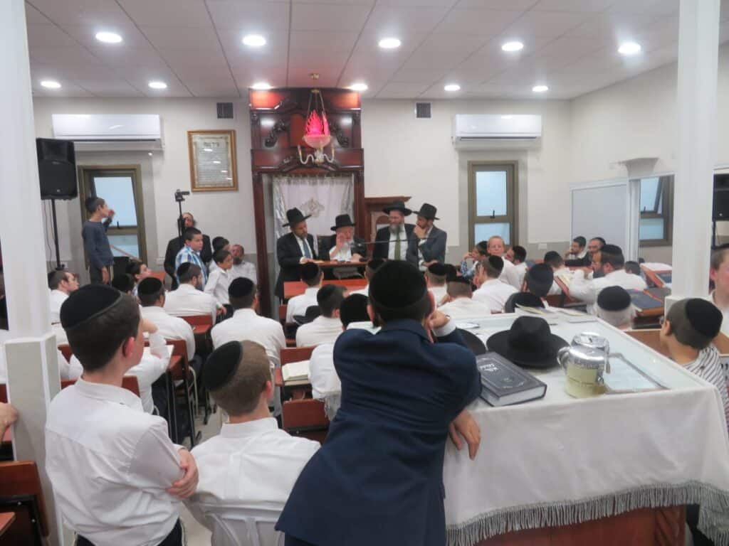 גלריה מיוחדת: הגרמ"צ ברגמן בשיחת חיזוק ב"בית השם"