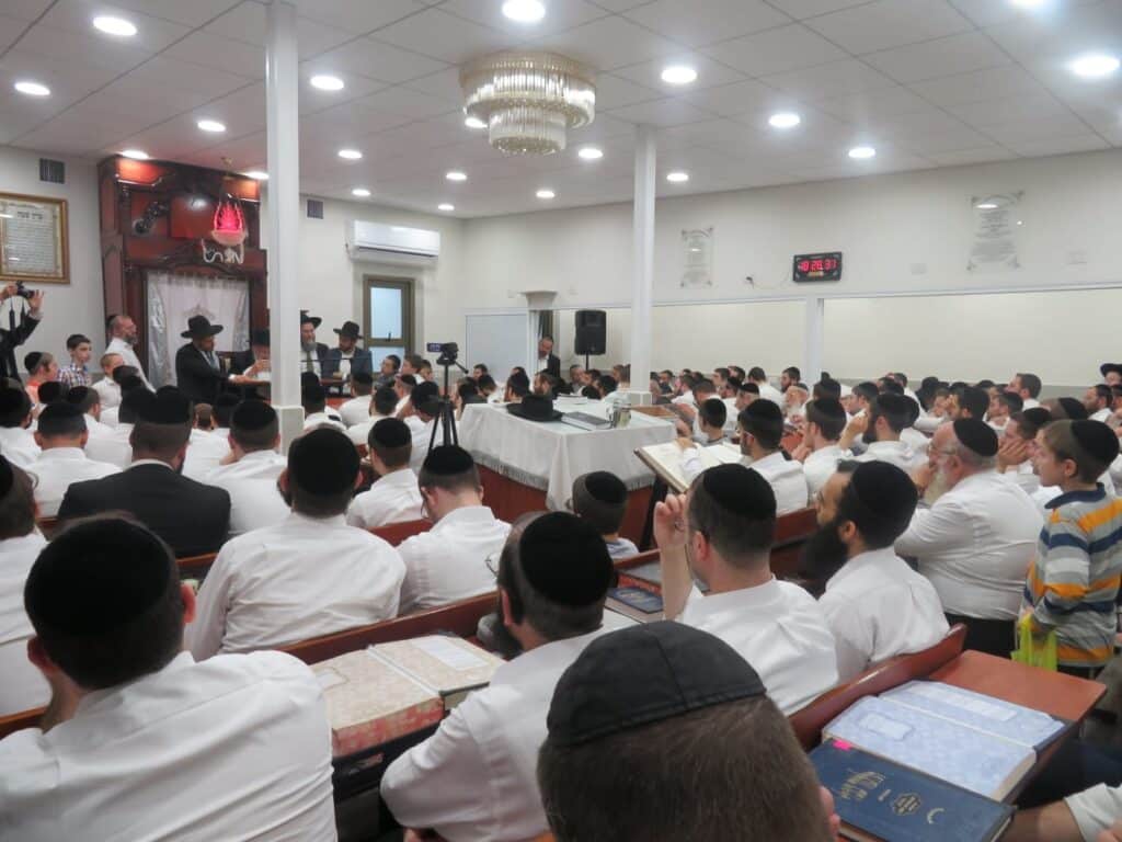 גלריה מיוחדת: הגרמ"צ ברגמן בשיחת חיזוק ב"בית השם"