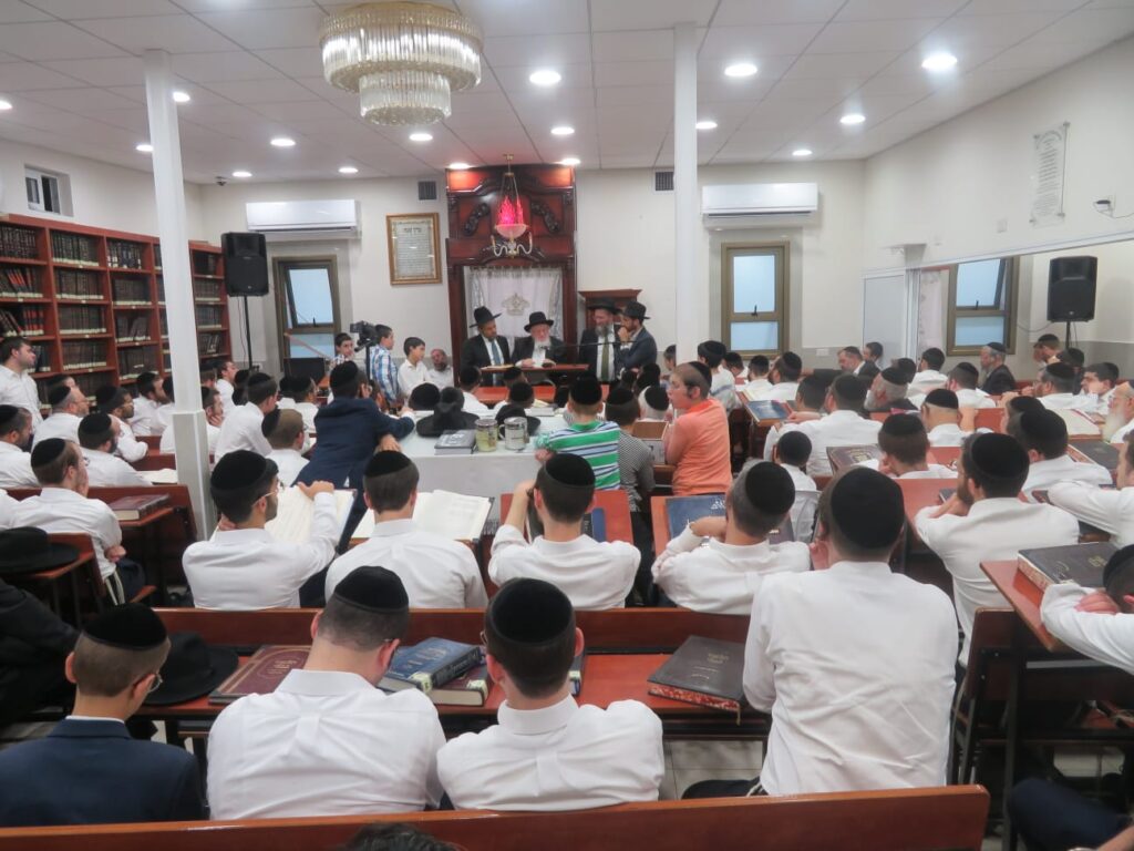 גלריה מיוחדת: הגרמ"צ ברגמן בשיחת חיזוק ב"בית השם"