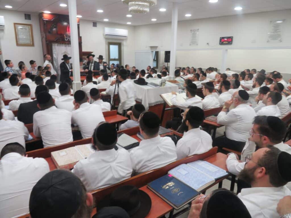 גלריה מיוחדת: הגרמ"צ ברגמן בשיחת חיזוק ב"בית השם"