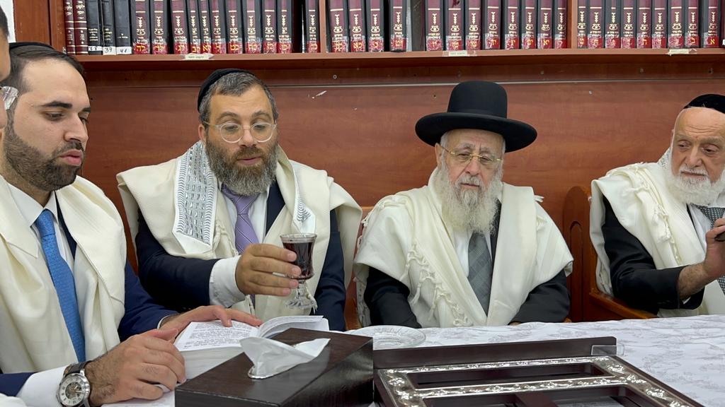 בצאת כיפור: הראשל"צ בהבדלה וברכת הלבנה