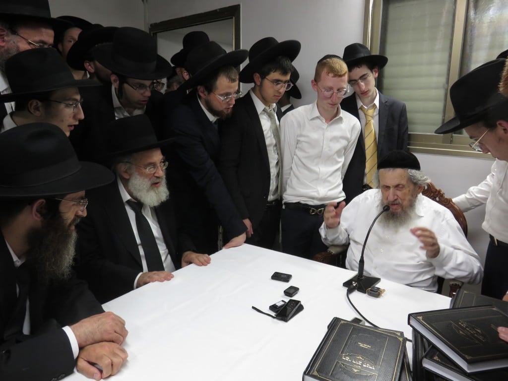 במעונו של גאון ישראל: בחורי 'אורחות תורה' ערכו סיום מסכת