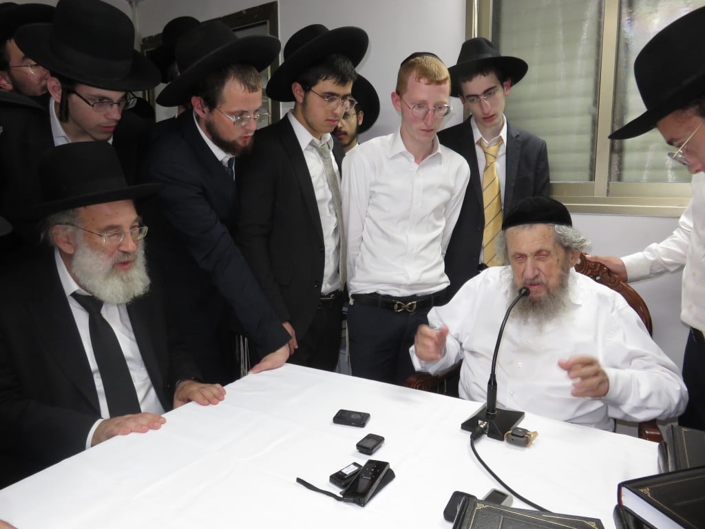 במעונו של גאון ישראל: בחורי 'אורחות תורה' ערכו סיום מסכת