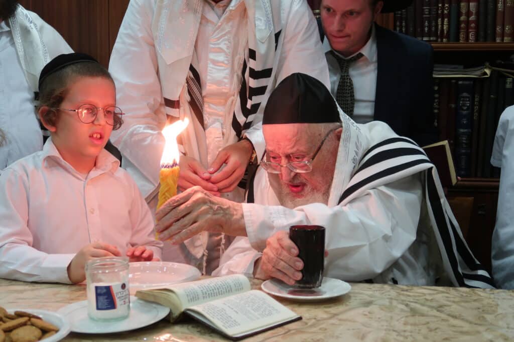 גלריה: מרן הגרמ"צ ברגמן בערב ומוצאי יום הקדוש