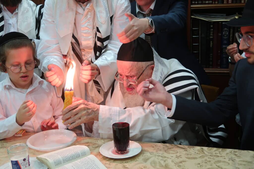 גלריה: מרן הגרמ"צ ברגמן בערב ומוצאי יום הקדוש