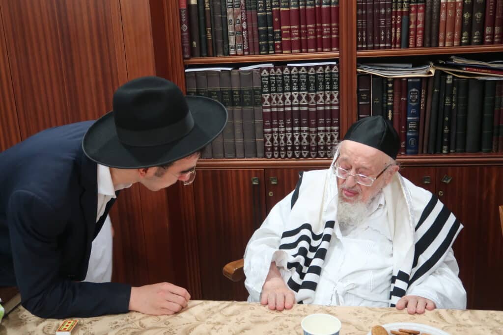 גלריה: מרן הגרמ"צ ברגמן בערב ומוצאי יום הקדוש