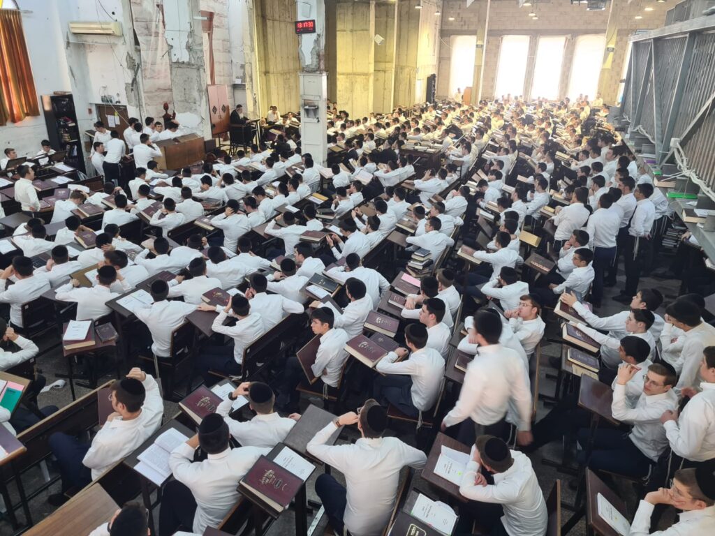 אחרי חולשתו: מרן הגר"ב ויסבקר מסר שיעור לתלמידי הישיבה