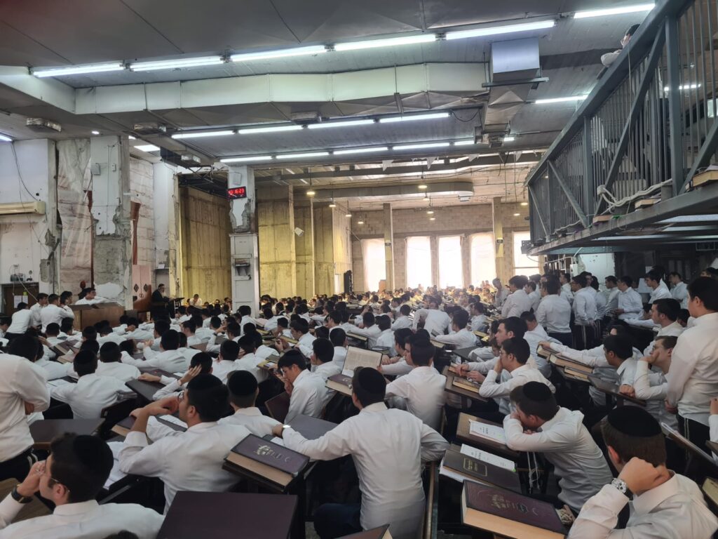 אחרי חולשתו: מרן הגר"ב ויסבקר מסר שיעור לתלמידי הישיבה