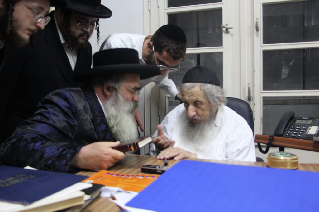 האדמו"ר מלעלוב ירושלים עלה למעונו של מרן הגר"ד לנדו