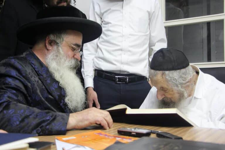 האדמו"ר מלעלוב ירושלים עלה למעונו של מרן הגר"ד לנדו