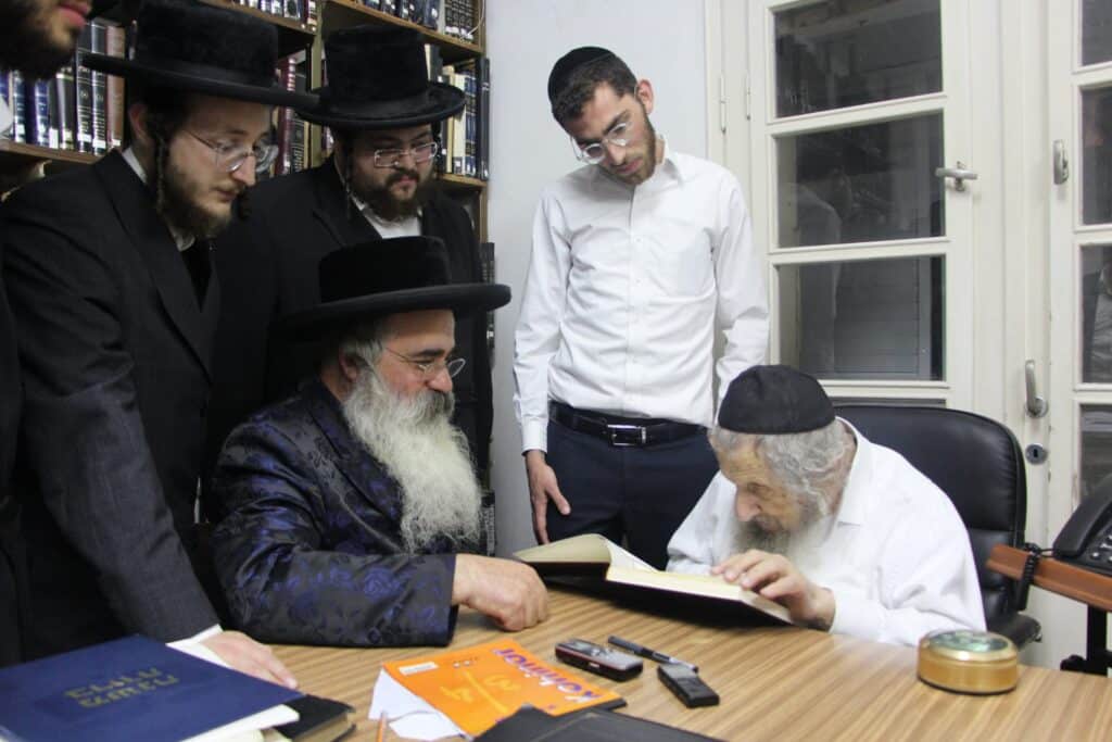 האדמו"ר מלעלוב ירושלים עלה למעונו של מרן הגר"ד לנדו